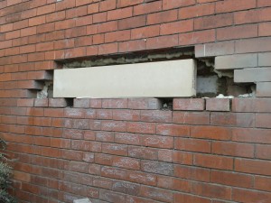 The lintel placed in the wall